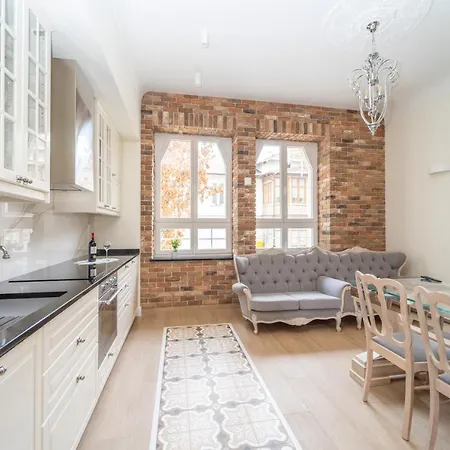 Elegant Victus Close To The By Renters * סופוט