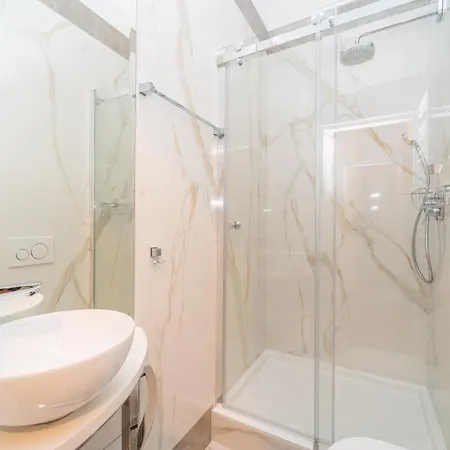 Elegant Victus Close To The By Renters * 소포트