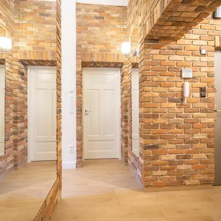 Elegant Victus Close To The By Renters