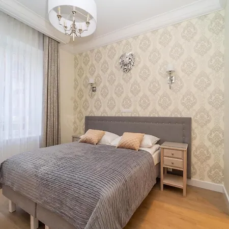 Cassino Residence Victus Close To The Beach By Noclegi Renters Apartman